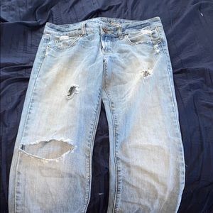 light blue american eagle ripped jeans